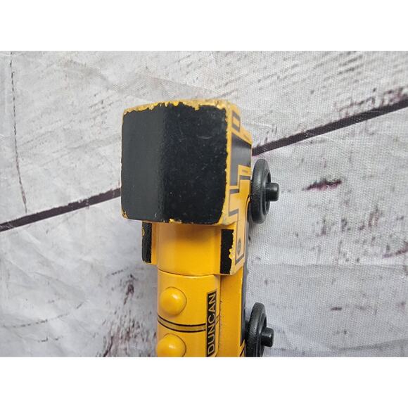 Thomas & Friends Wooden Railway Duncan Train Tank Engine Yellow #6 - Picture 4 of 7